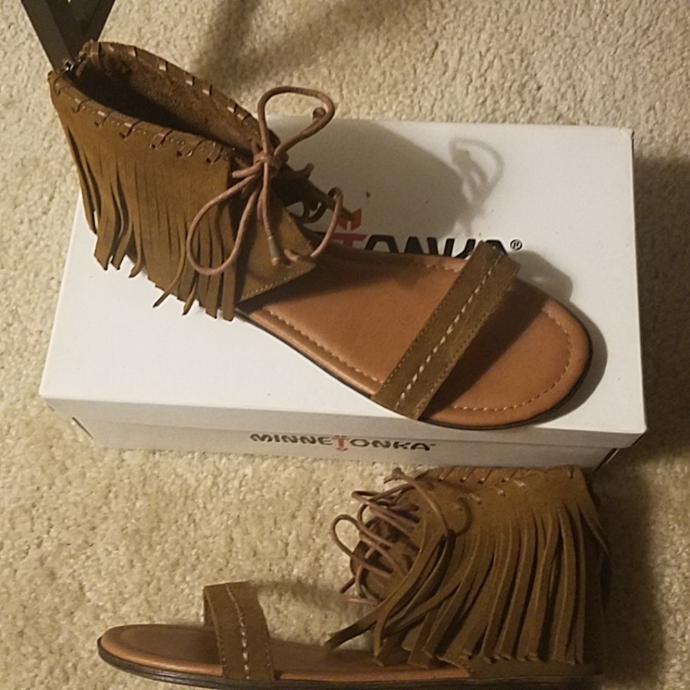 Minnetonka Dusty Brown Sandals